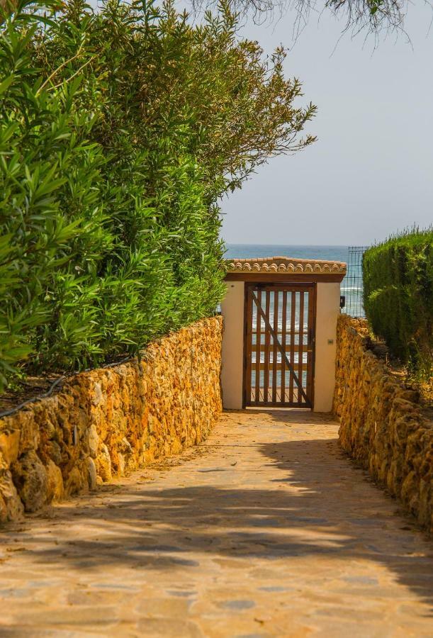 1Br Beachfront Complex - Mi Capricho Sitio de Calahonda Екстер'єр фото